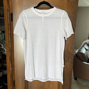 Lululemon short sleeve tee